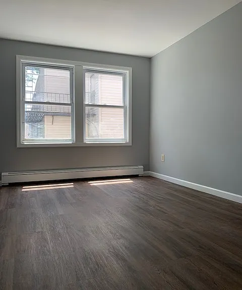 69 Bowers St — Photo 3