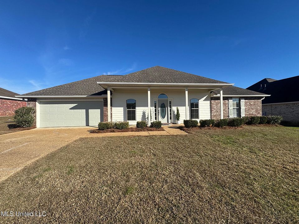 1st image of 106 Ash Ridge Pl