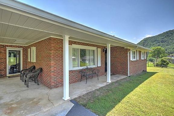4th image of 230 Banjo Dr