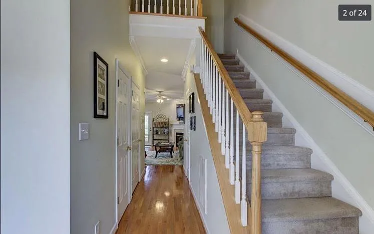 View entering the unit.