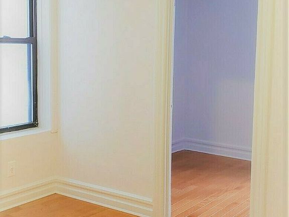 4th image of 3118 34th St APT 1