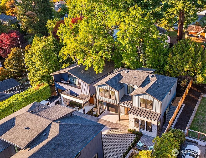 2nd image of 634 + 636 Eleventh Avenue