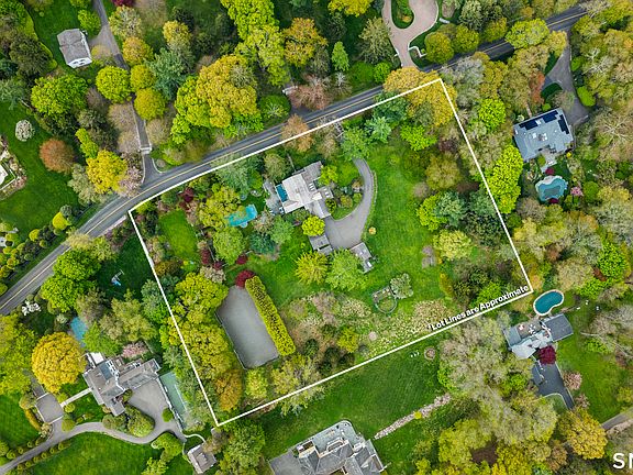 3rd image of 11 Clapboard Hill Road