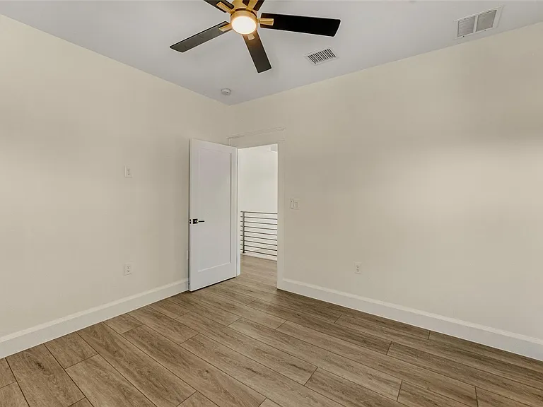 406 E Carrie Mnr — Photo 25