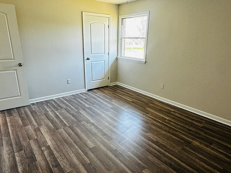 1105 Emory Rd — Photo 9