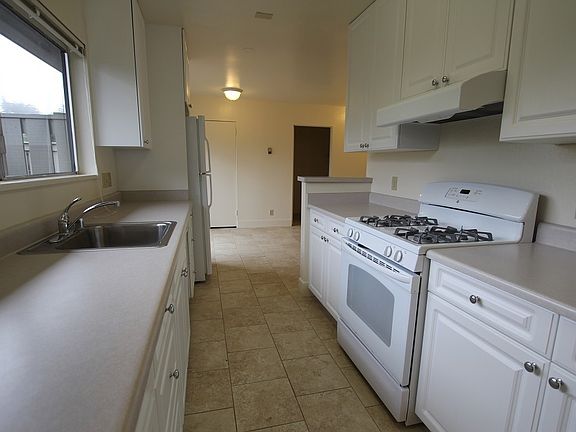 5th image of 1407B Washington Blvd