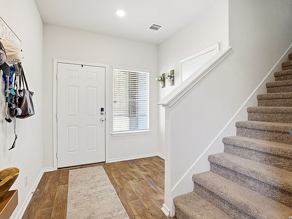 4th image of 10522 NEVERSINK BLVD