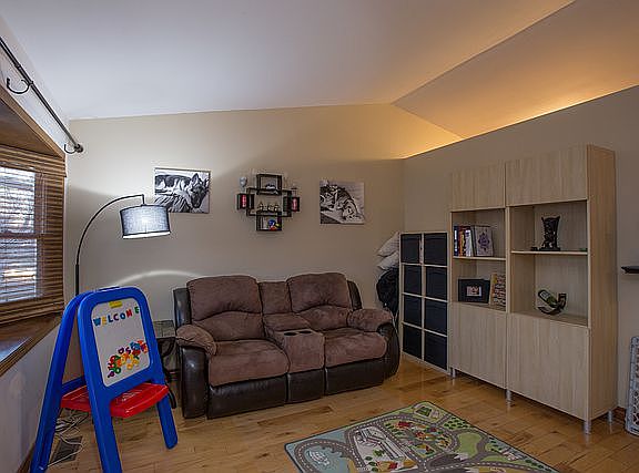 5th image of 299 Eagle Creek Dr