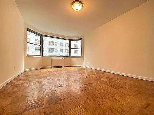 5th image of 250 E 63rd St APT 510