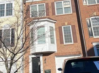 2432 Terra Cotta Cir, Herndon, VA 20171