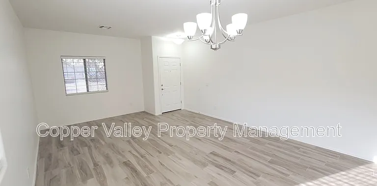 3793 W Wayne Ln — Photo 5