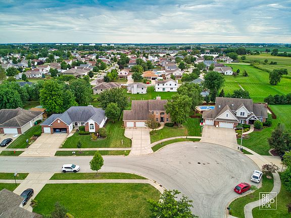 3rd image of 15617 Lakeview Dr