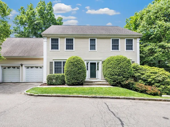 9 Crowne Pond Lane #9, Wilton, CT 06897