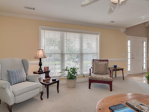 5th image of 1078 Willow Woods Dr