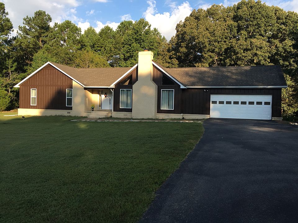 1st image of 225 Twin Oaks Dr