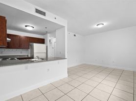 2421 W 78th St, Hialeah, FL