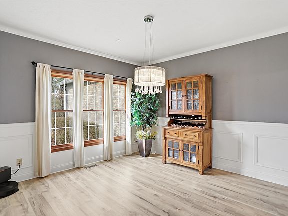 5th image of 9010 Summer Estate Dr