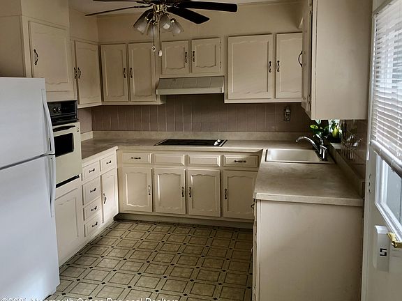 2nd image of 993 Argyll Cir #C