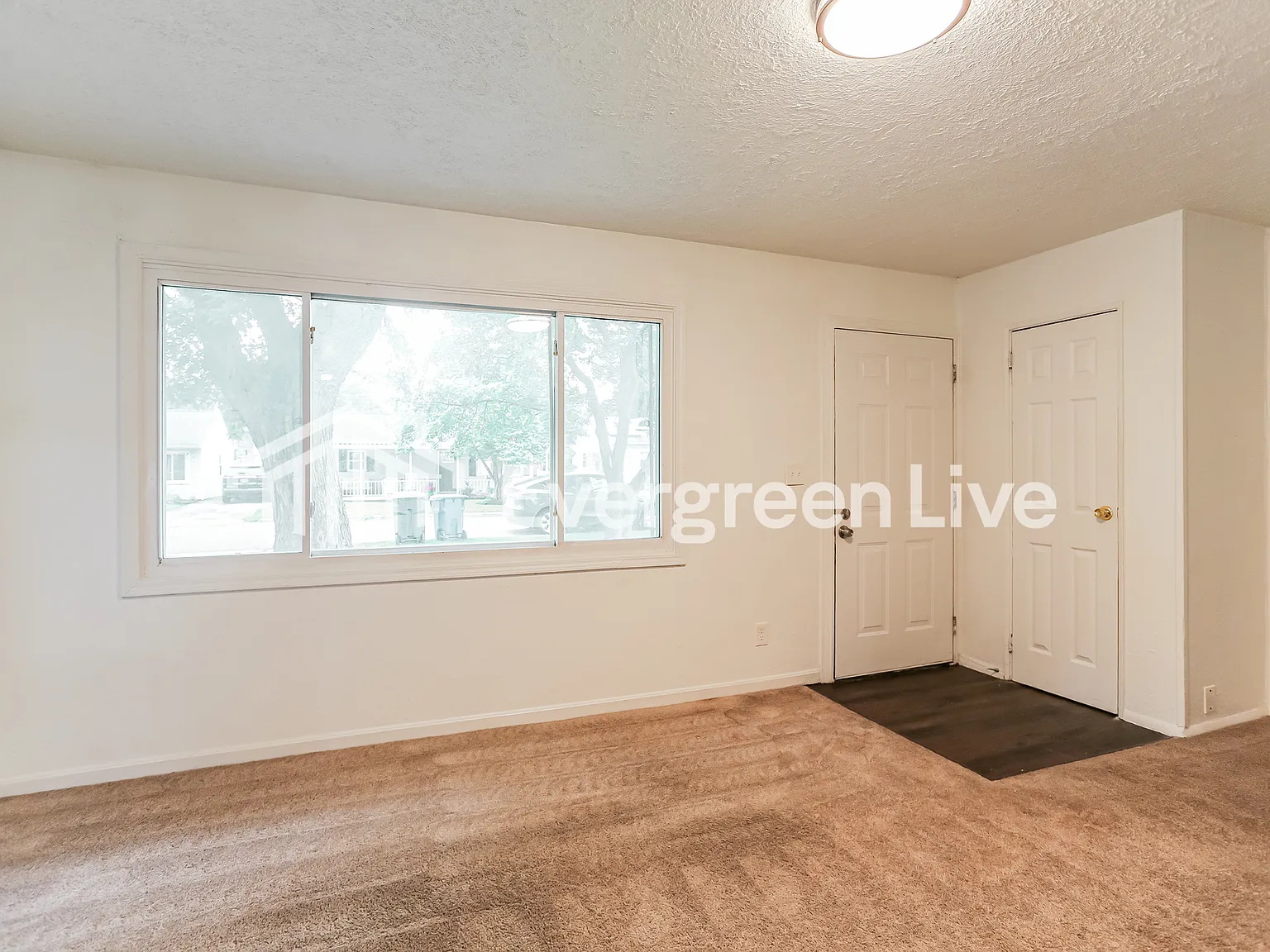 3 bed, 1.0 bath, 875 sqft, $1,445 — Photo 3