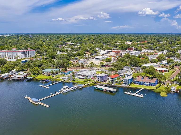 Experience the charm of Mount Dora where lakeside living meets a vibrant downtown filled with shops, dining, and small-town beauty, all just minutes from your doorstep.