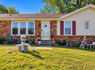 916 Kenwood Dr, Clarksville, TN 37043