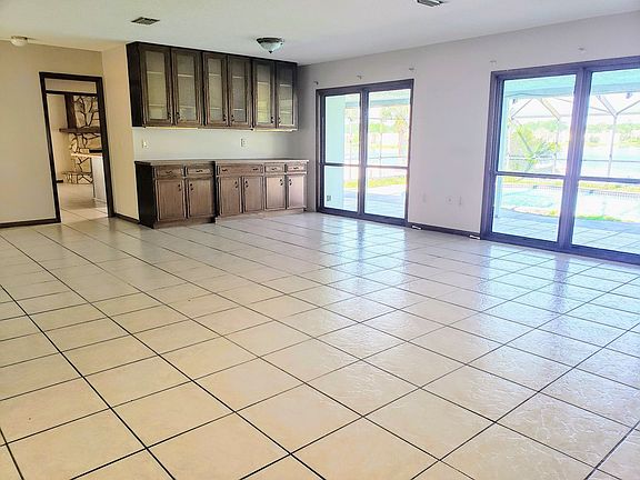 4th image of 617 Mariner Way