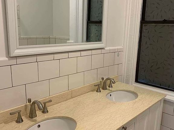 3rd image of 60 E 34th St #3FE