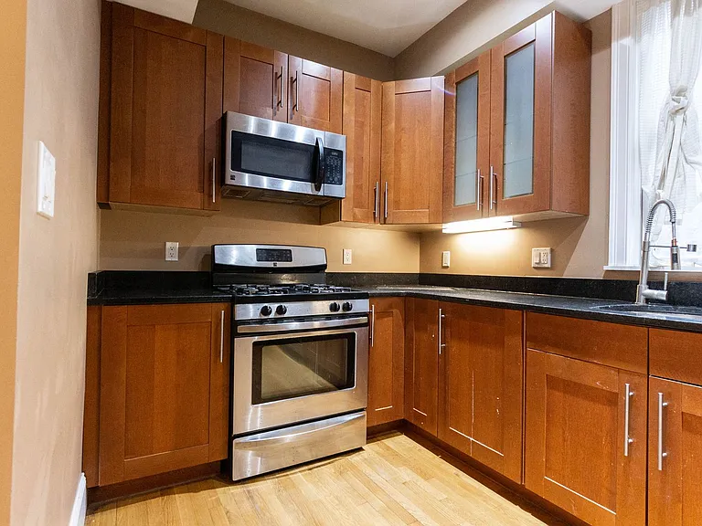 1588 Beacon St #D2 — Photo 7