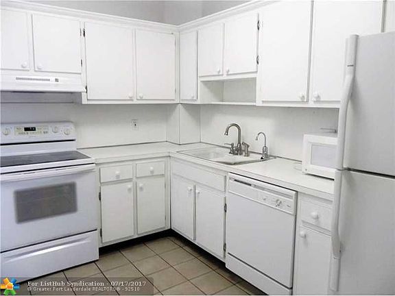 2nd image of 4001 Hillcrest Dr Ph 6