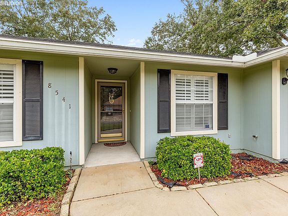 4th image of 8541 Mayall Dr