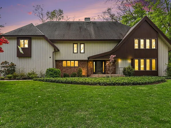 1415 Holiday Ln, Portage, MI 49024