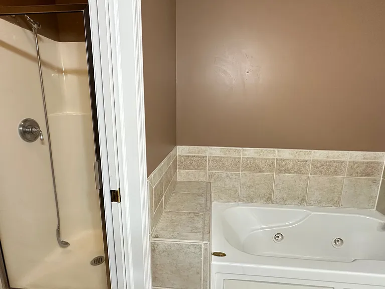 5555 Woodruff Shore Dr — Photo 46