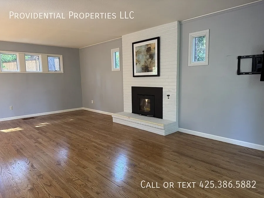 4 bed, 2.5 bath, 1800 sqft, $4,200 — Photo 3