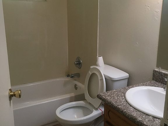 3rd image of 7817 Loucreta Dr