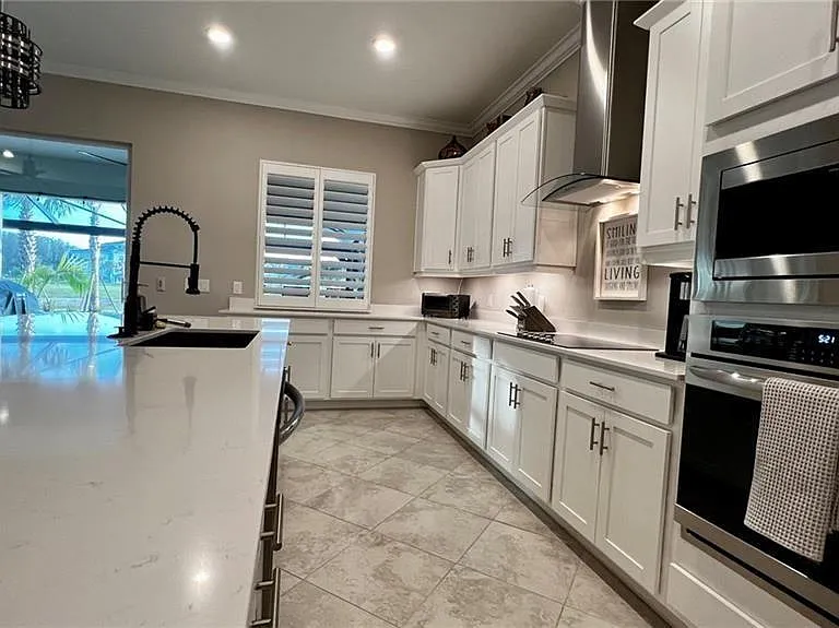 5985 Berwick Ln — Photo 9