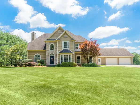 8750 Lavelle Rd, Athens, OH 45701