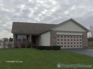 203 Britnie Dr, Poplar Grove, IL 61065