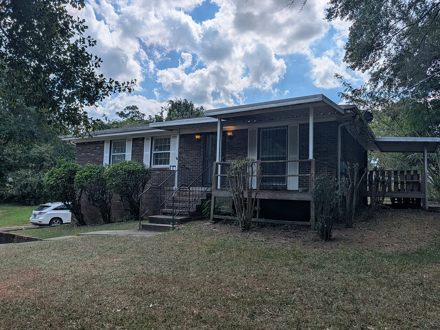3 bed, 1.5 bath, 1075 sqft, $1,500 — Photo 1
