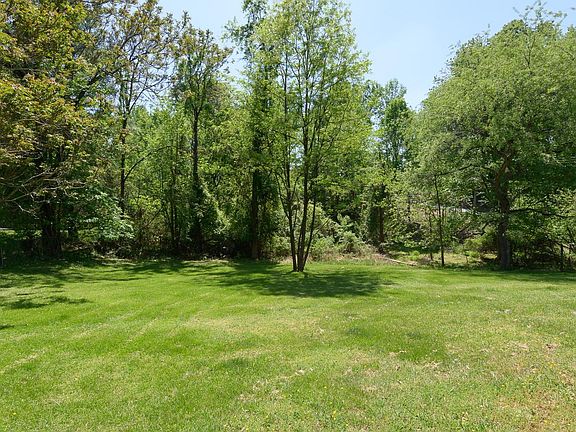 4th image of 85 Belle Terre Dr