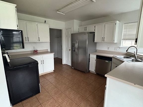 5th image of 4214 Bluestem Ln