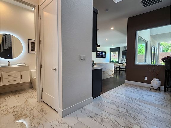 5th image of 6135 Amber View St