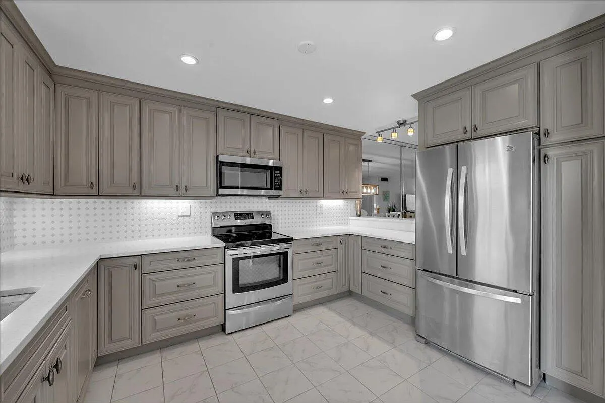 Building Photo - 300 N Highway A1A #304H