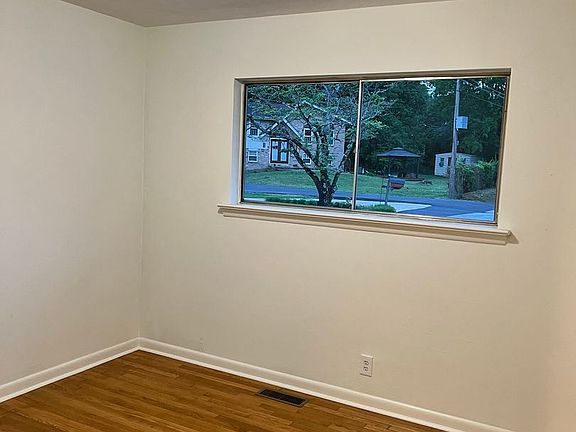 4th image of 3615 Maiden Dr