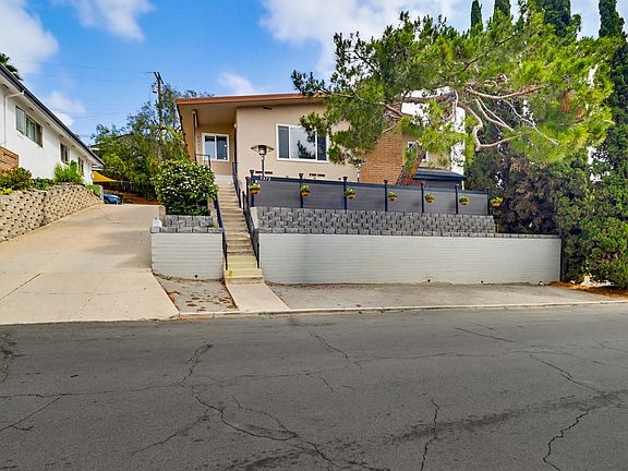 2nd image of 7372 Stanford Ave