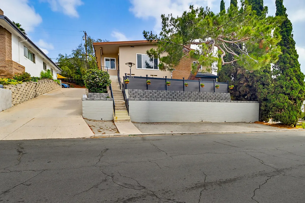 Building Photo - 7372 Stanford Ave