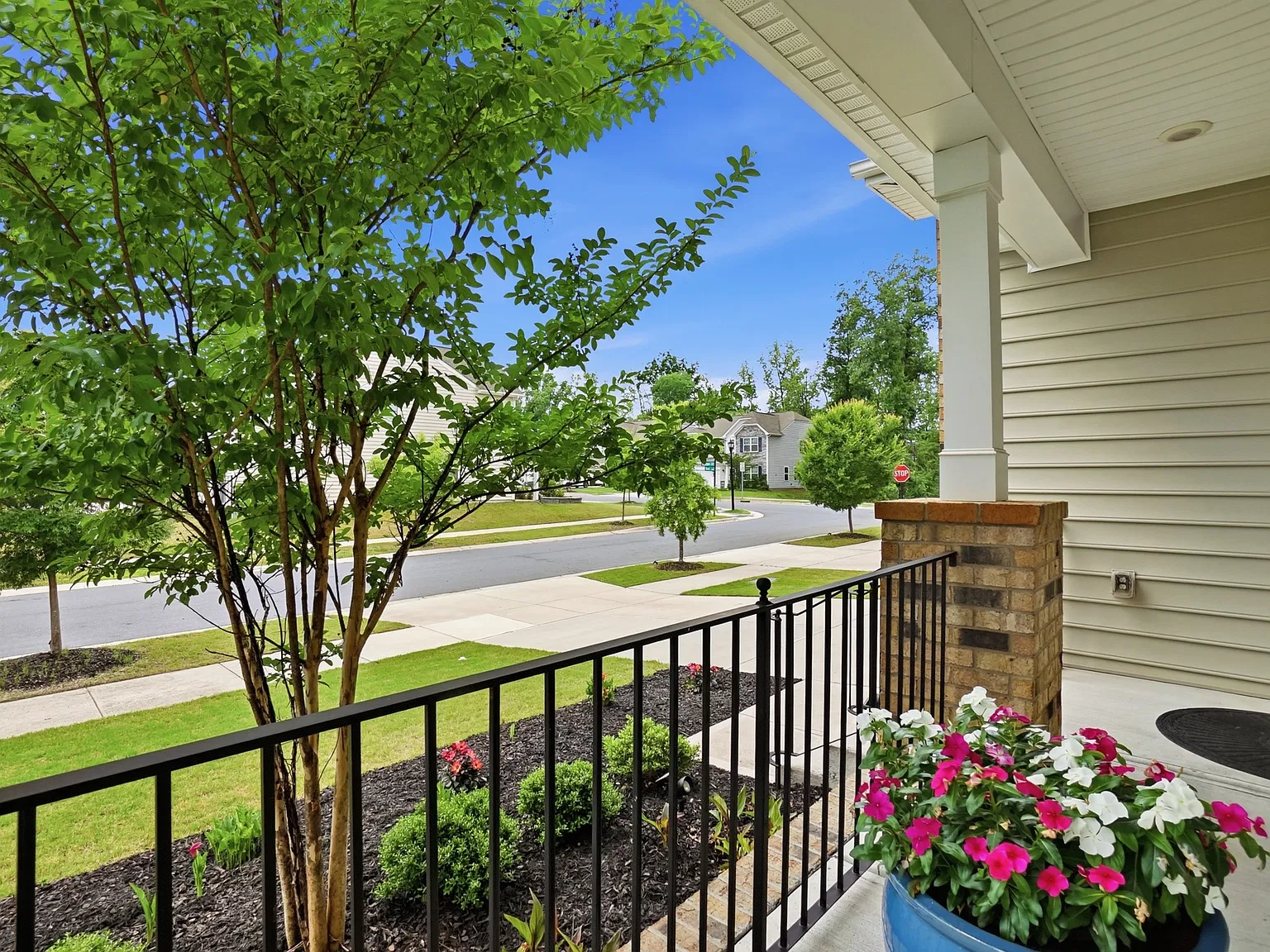 4 bed, 2817 sqft, $2,799 — Photo 4