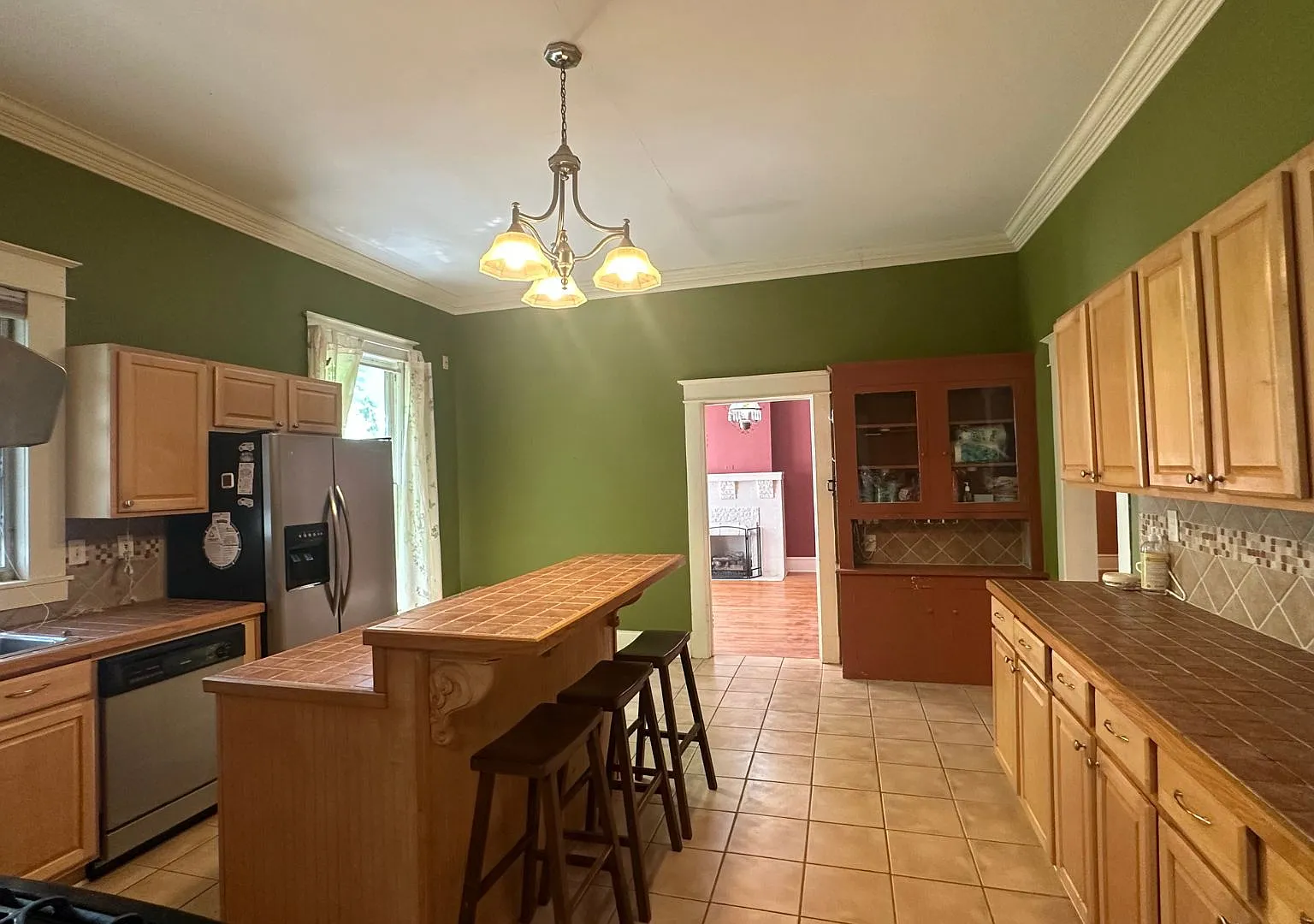 3 bed, 2.5 bath, 2184 sqft, $1,600 — Photo 3