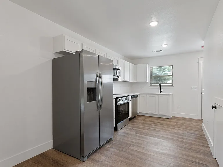 12th Street Townhomes — Photo 17