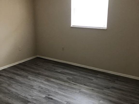3rd image of 11360 Bedford Oaks Dr #11360