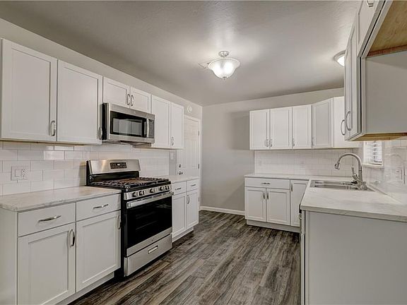 5th image of 3035 SE 20th St